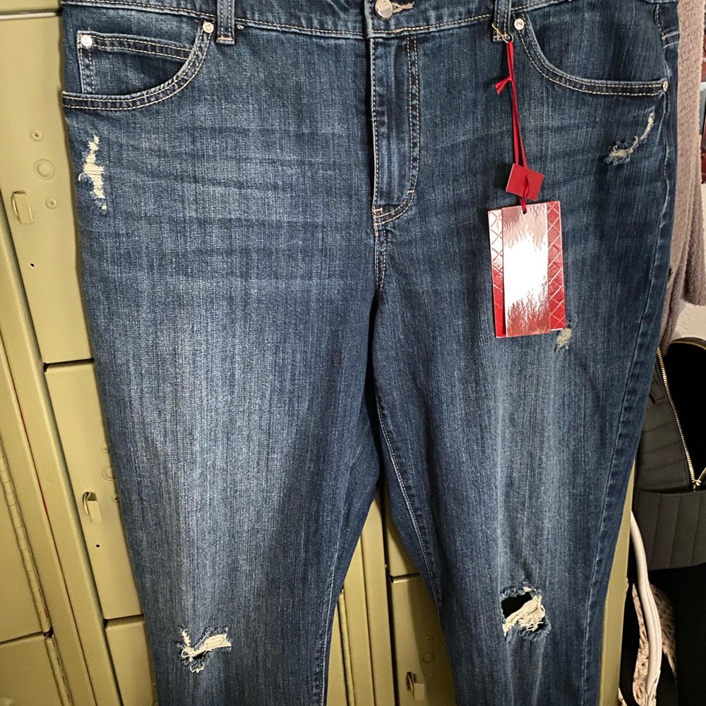 Jennifer Lopez Capri 18w